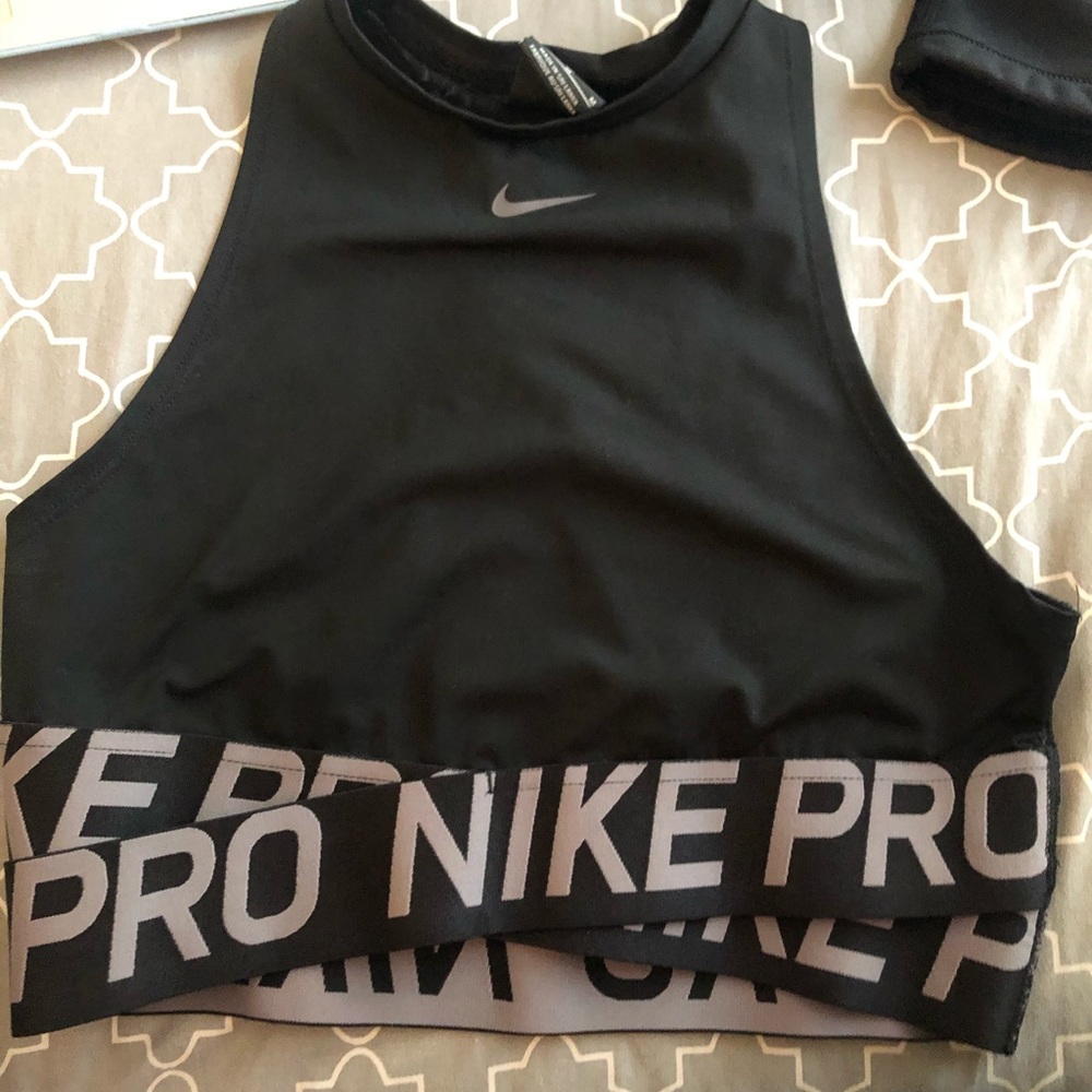Nike pro